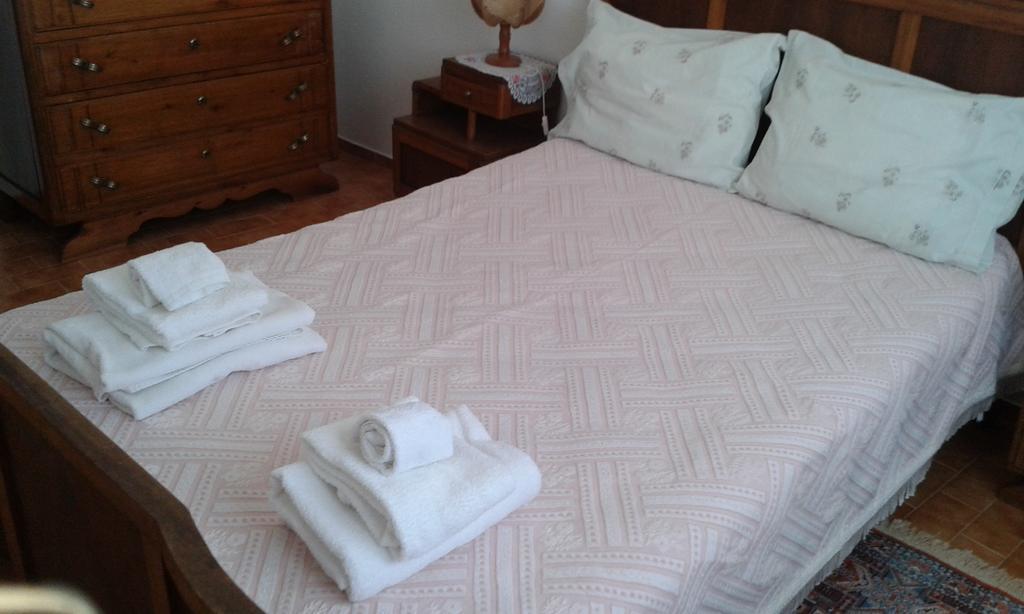 Casa Amarela Guesthouse Lagos Quarto foto