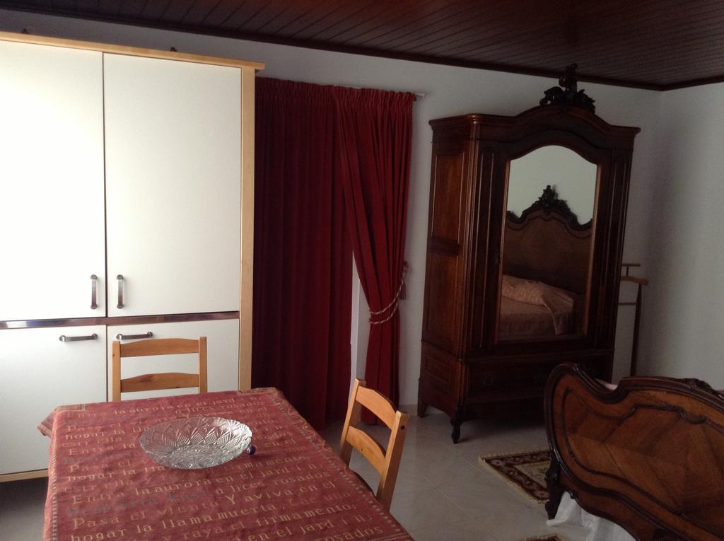 Casa Amarela Guesthouse Lagos Quarto foto