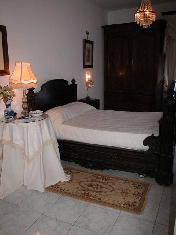 Casa Amarela Guesthouse Lagos Quarto foto